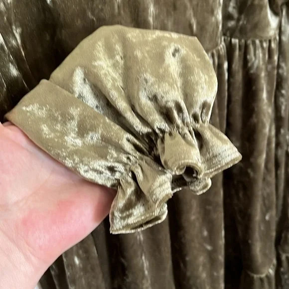 GeeGee Size Large NWT Green Crushed Velvet Long Sleeve Dress - Picture 6 of 6